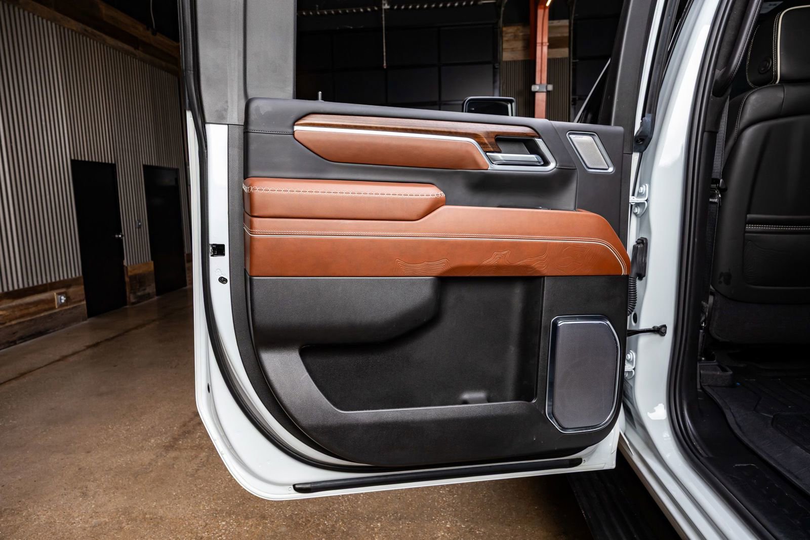 Used 2025 GMC Sierra 2500 Denali Ultimate image 37