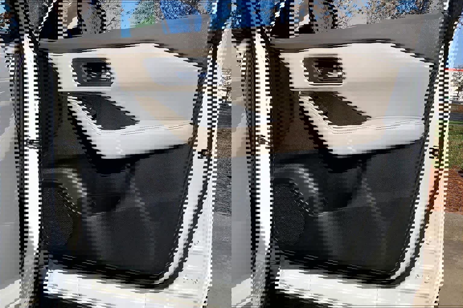 Used 2023 Nissan Rogue SV image 22