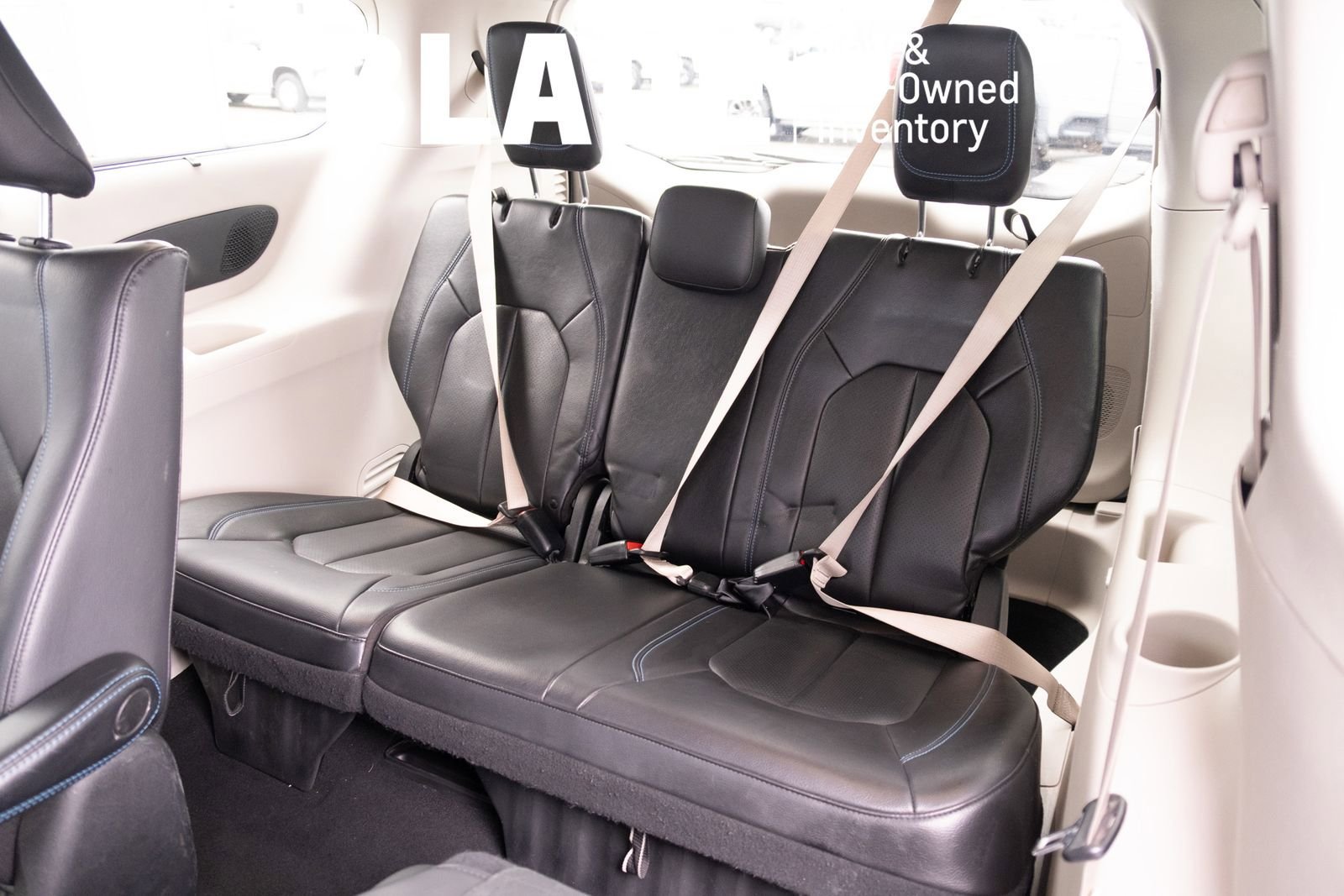 Used 2021 Chrysler Pacifica Touring-L FWD image 22
