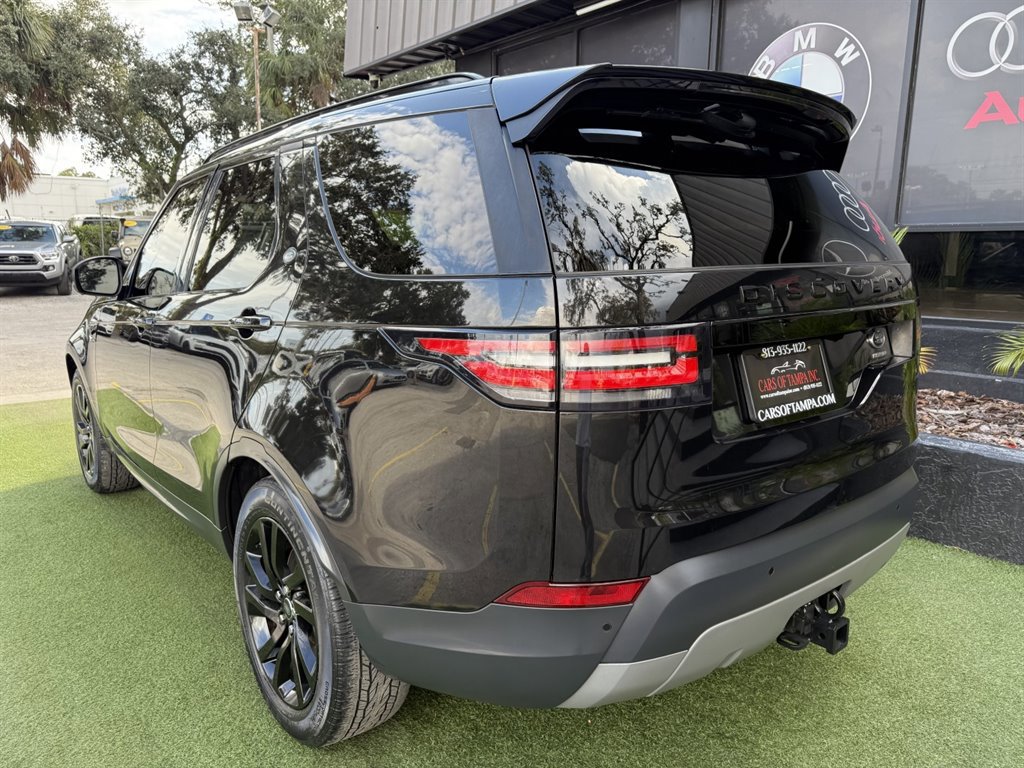Used 2017 Land Rover Discovery HSE AWD/4WD image 4