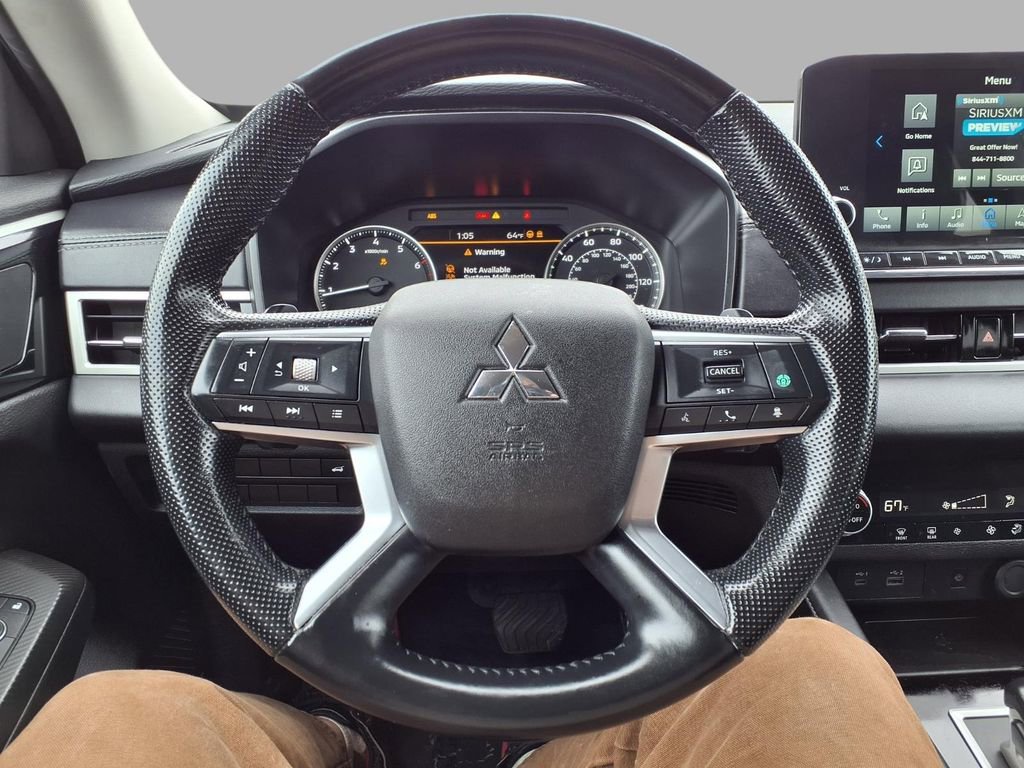 Used 2024 Mitsubishi Outlander SE image 15