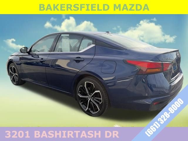 Used 2024 Nissan Altima 2.5 SR w/ SR Premium Package image 3