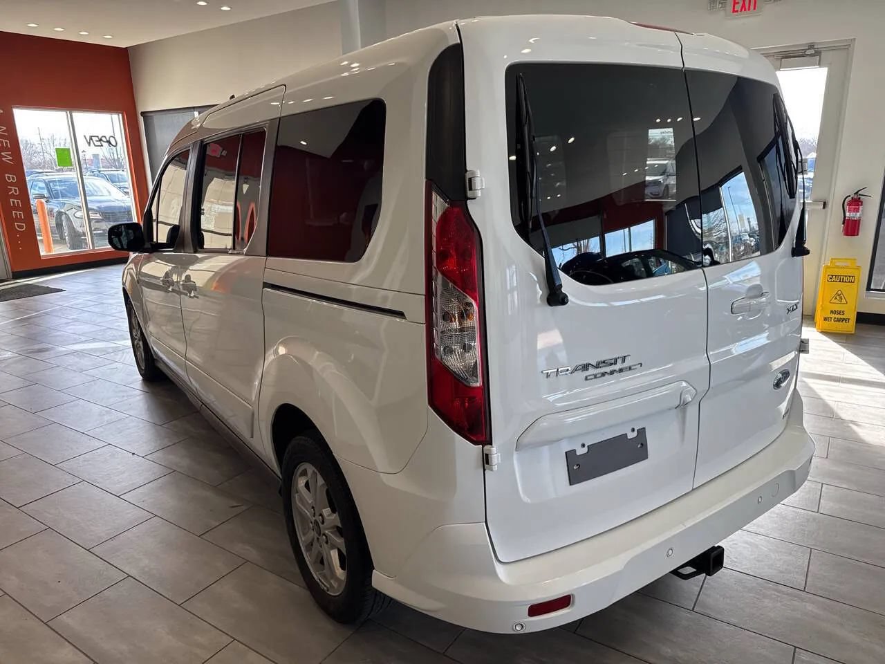 Used 2022 Ford Transit Connect XLT FWD image 10