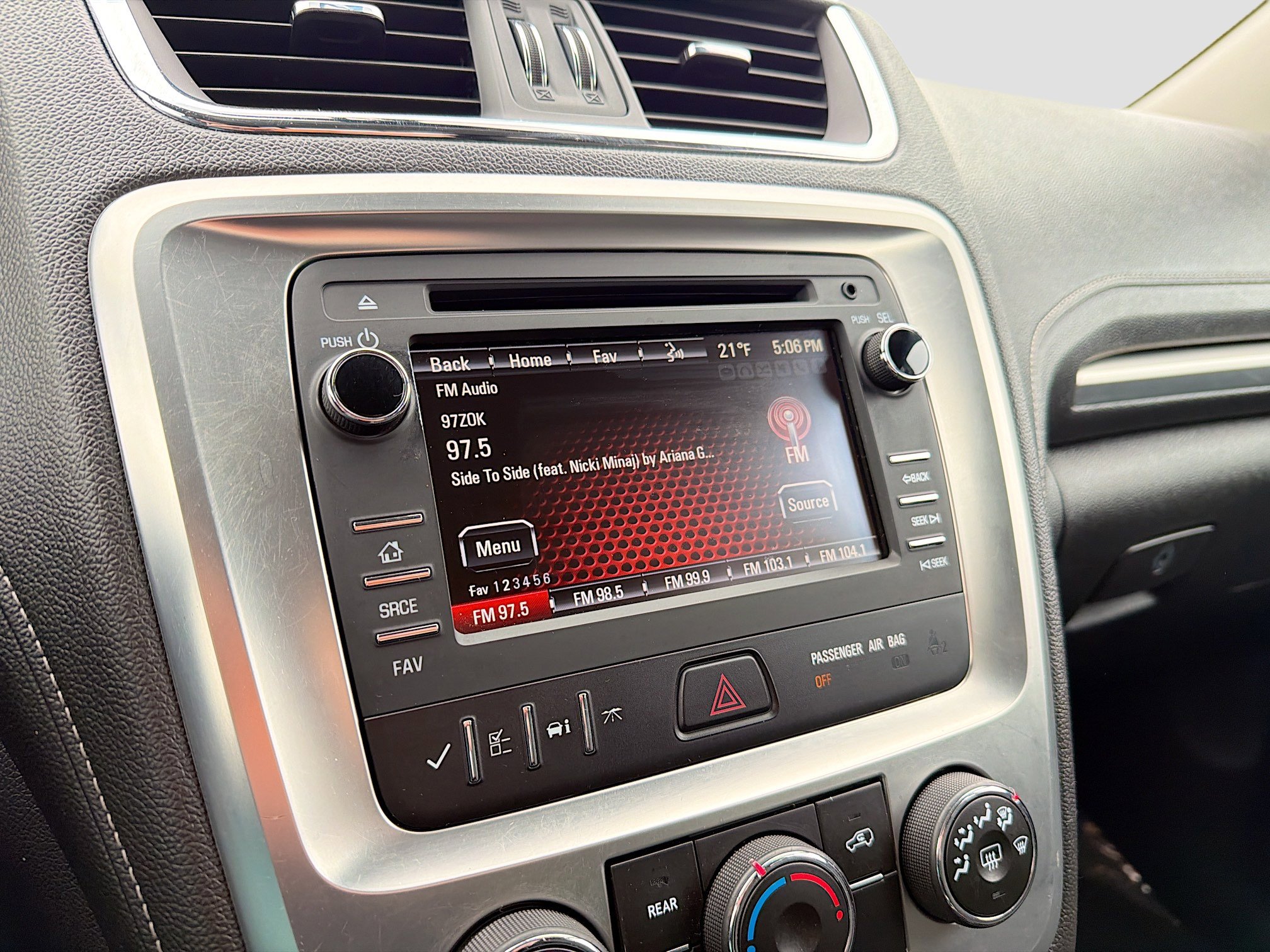 Used 2014 GMC Acadia SLE image 9