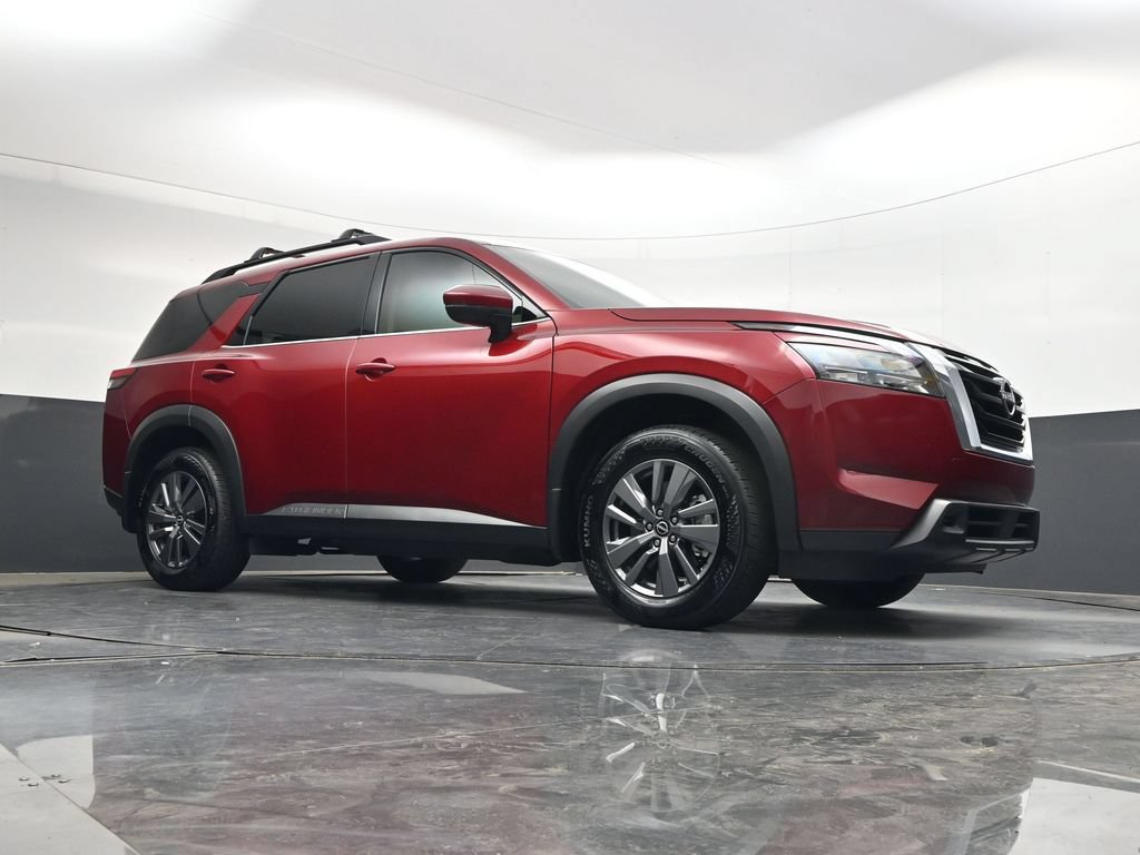 Used 2025 Nissan Pathfinder SV w/ SV Premium Package AWD/4WD image 32