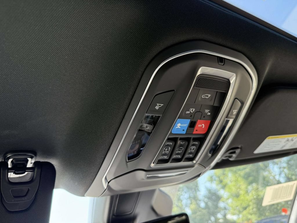 New 2026 Jeep Grand Wagoneer L 4WD w/ Premium Group I image 30