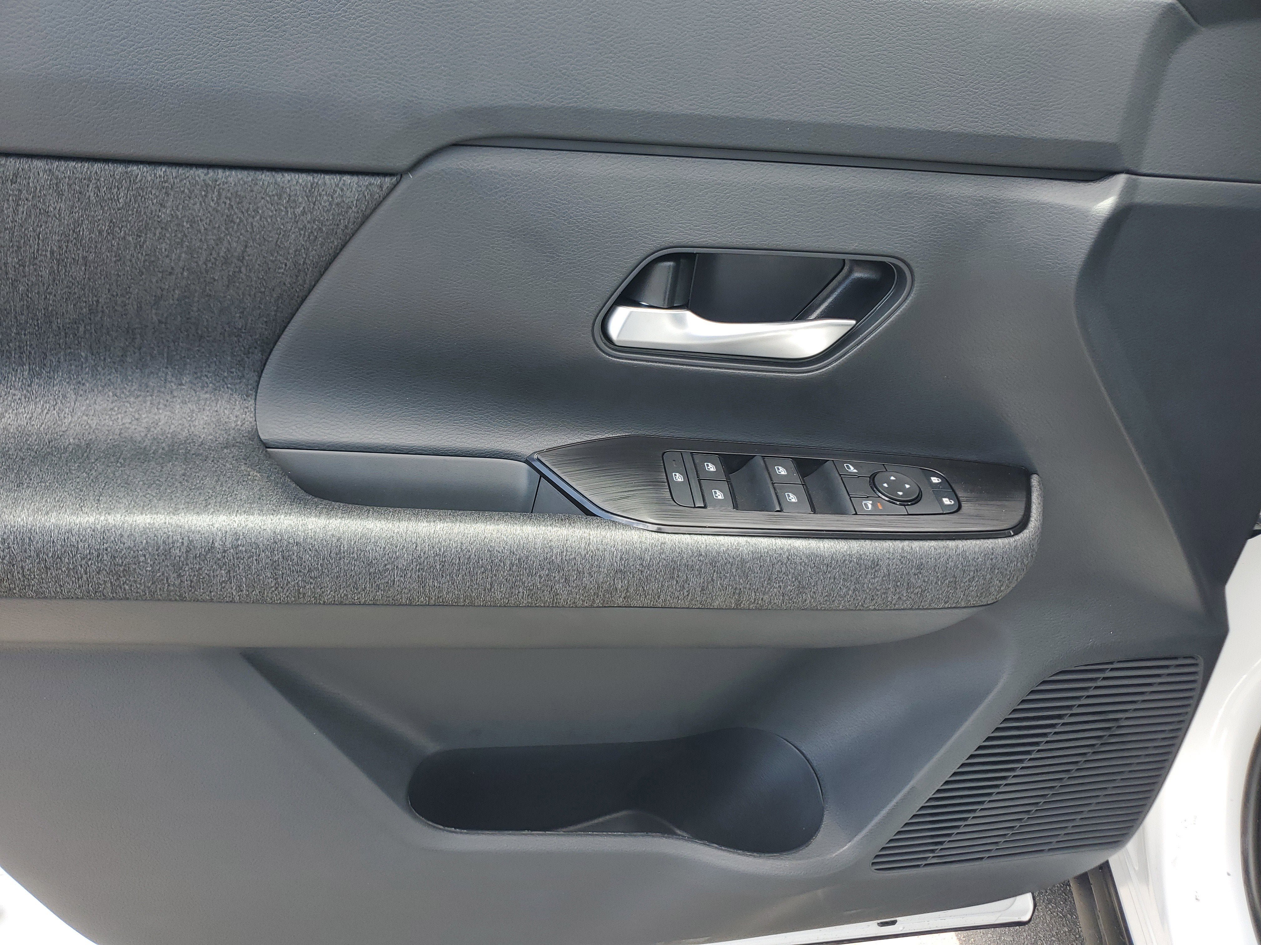 New 2026 Nissan Kicks SV FWD image 12