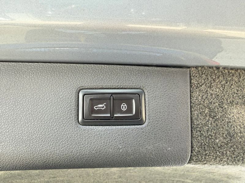 Used 2019 Bentley Bentayga AWD/4WD image 37