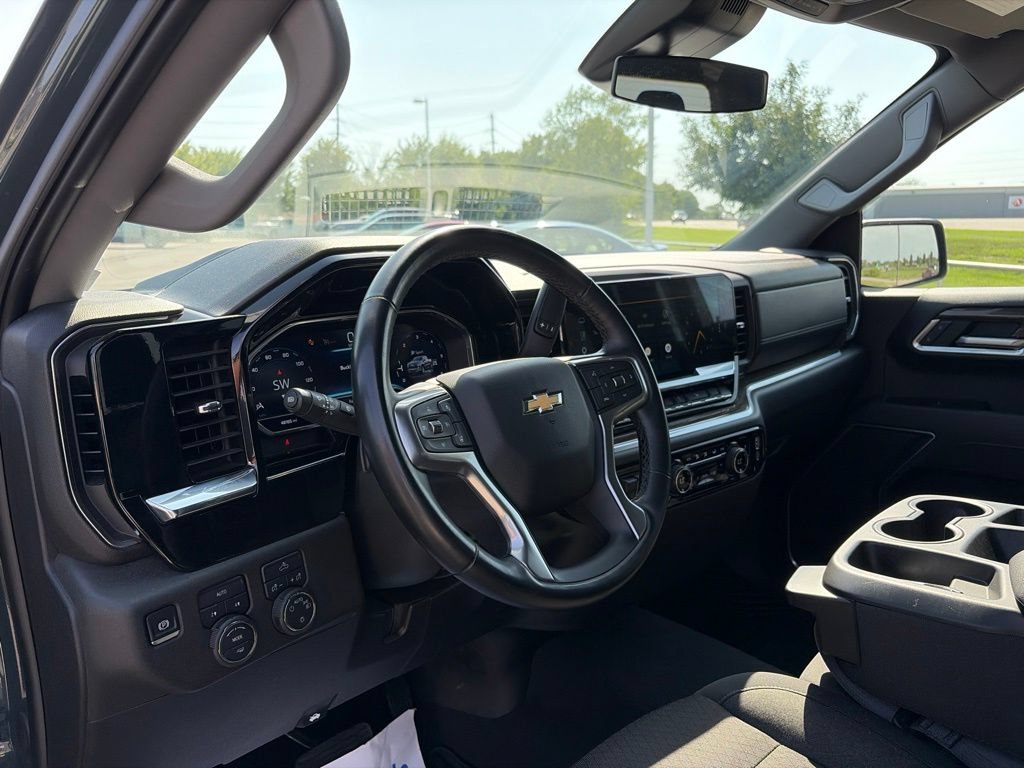 Used 2025 Chevrolet Silverado 1500 LT AWD/4WD image 49
