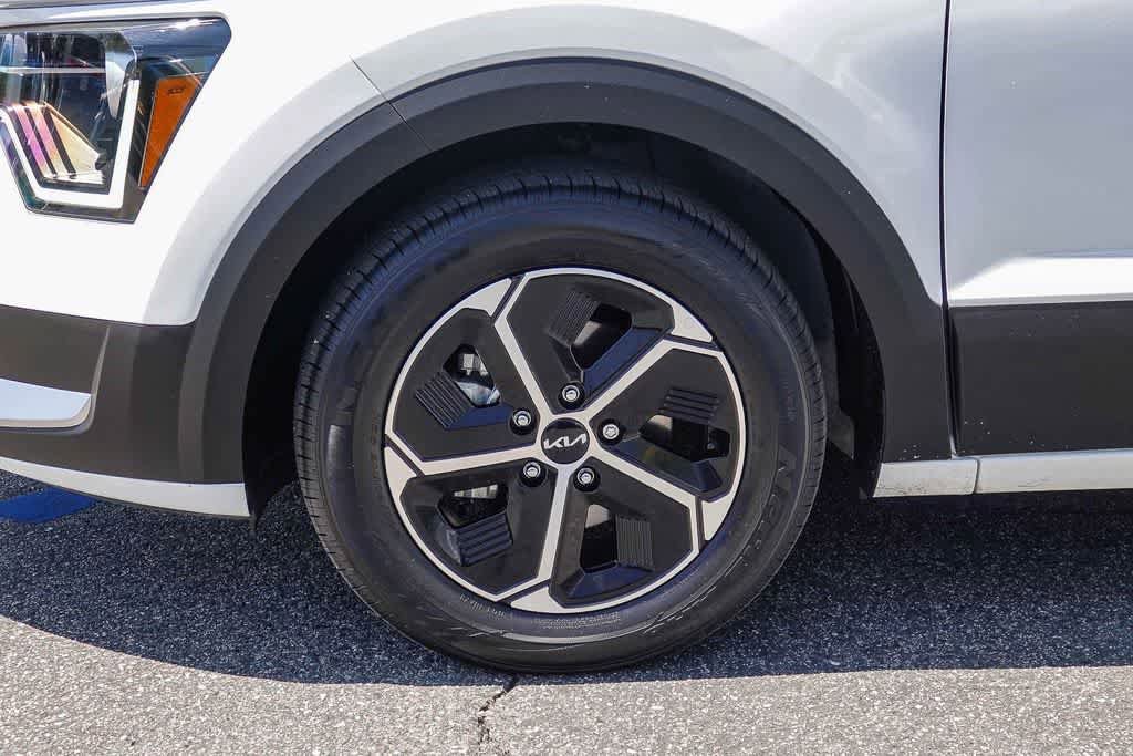Certified 2023 Kia Niro LX FWD image 10