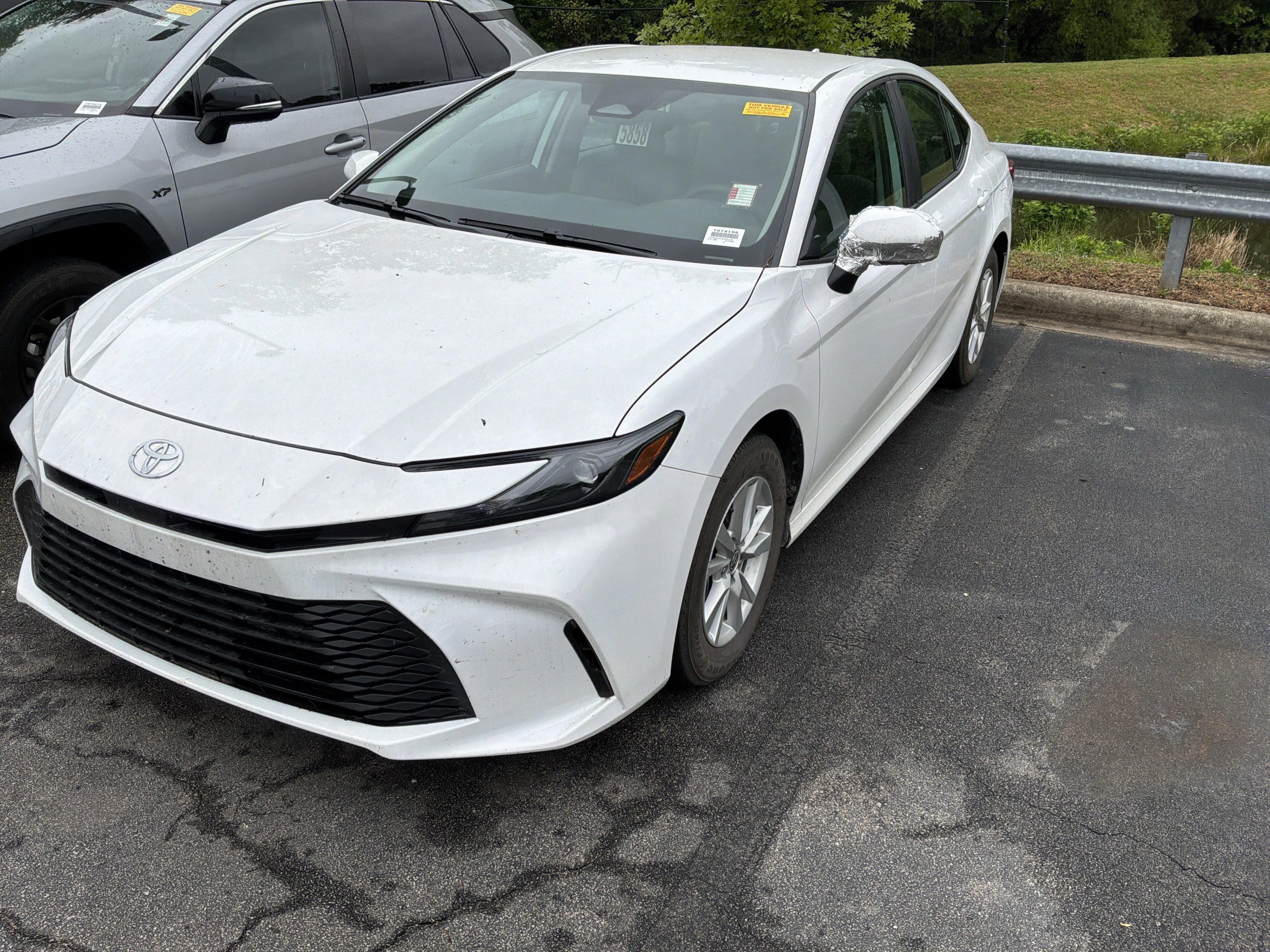 Used 2025 Toyota Camry LE FWD image 39