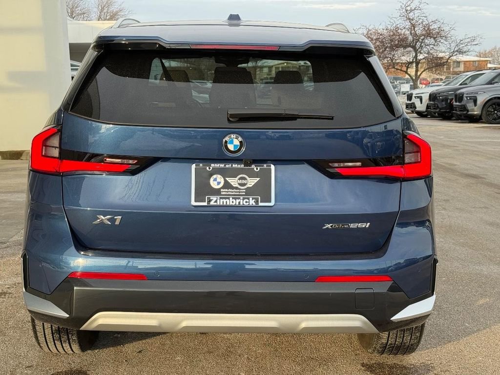 Used 2024 BMW X1 xDrive28i w/ Technology Package image 4