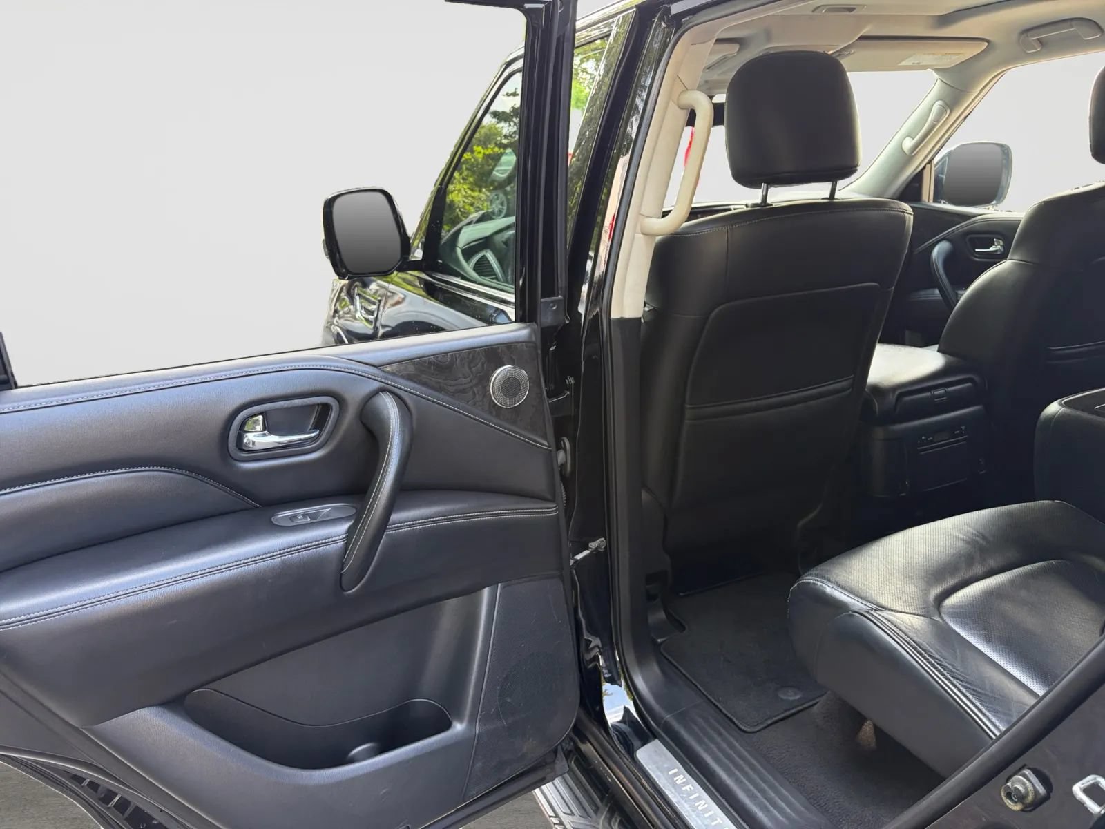 Used 2021 INFINITI QX80 Luxe w/ Cargo Package AWD/4WD image 14