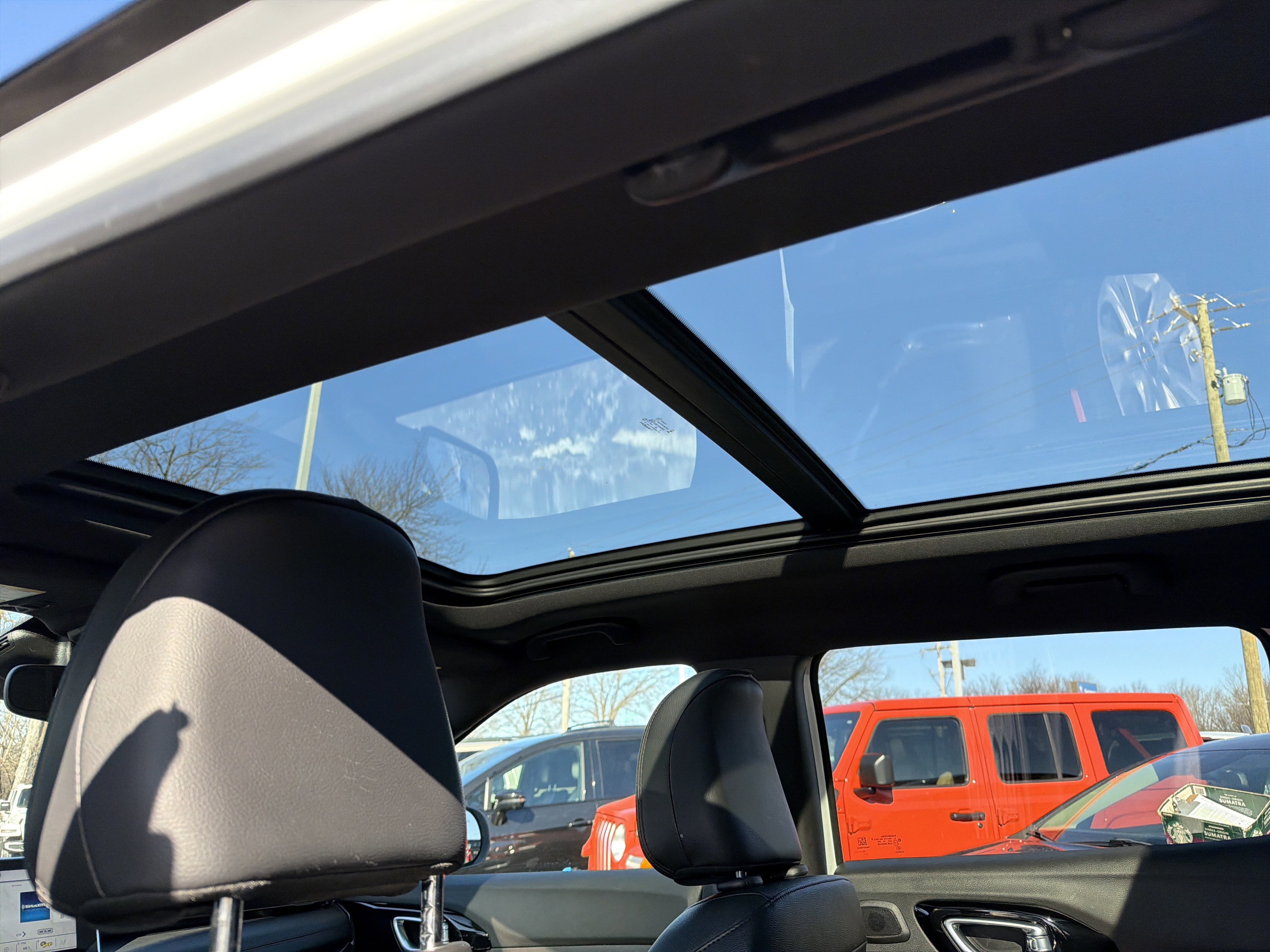 Used 2025 Jeep Compass Trailhawk w/ Trailhawk Elite Group image 16