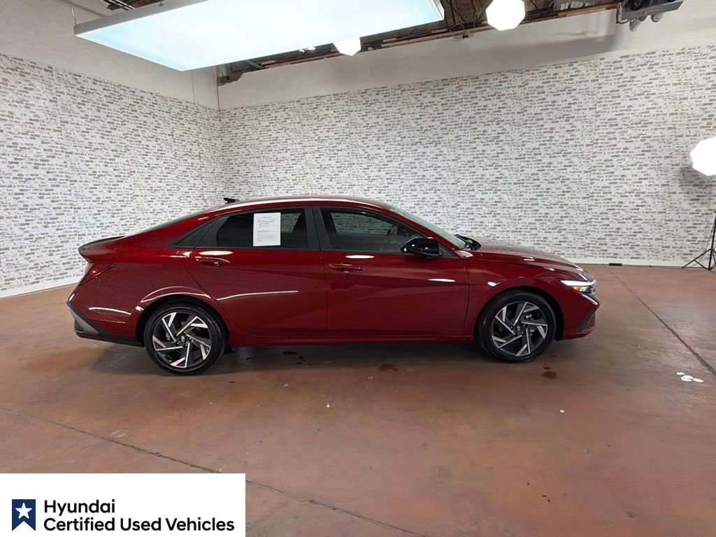 Used 2025 Hyundai Elantra Sport FWD image 9