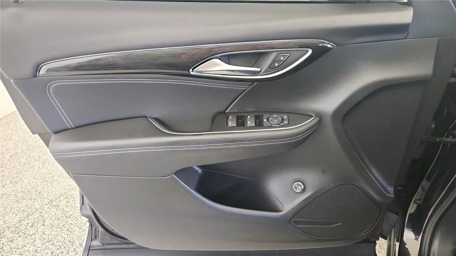 Used 2023 Buick Envision Preferred w/ Sport Touring Package image 31