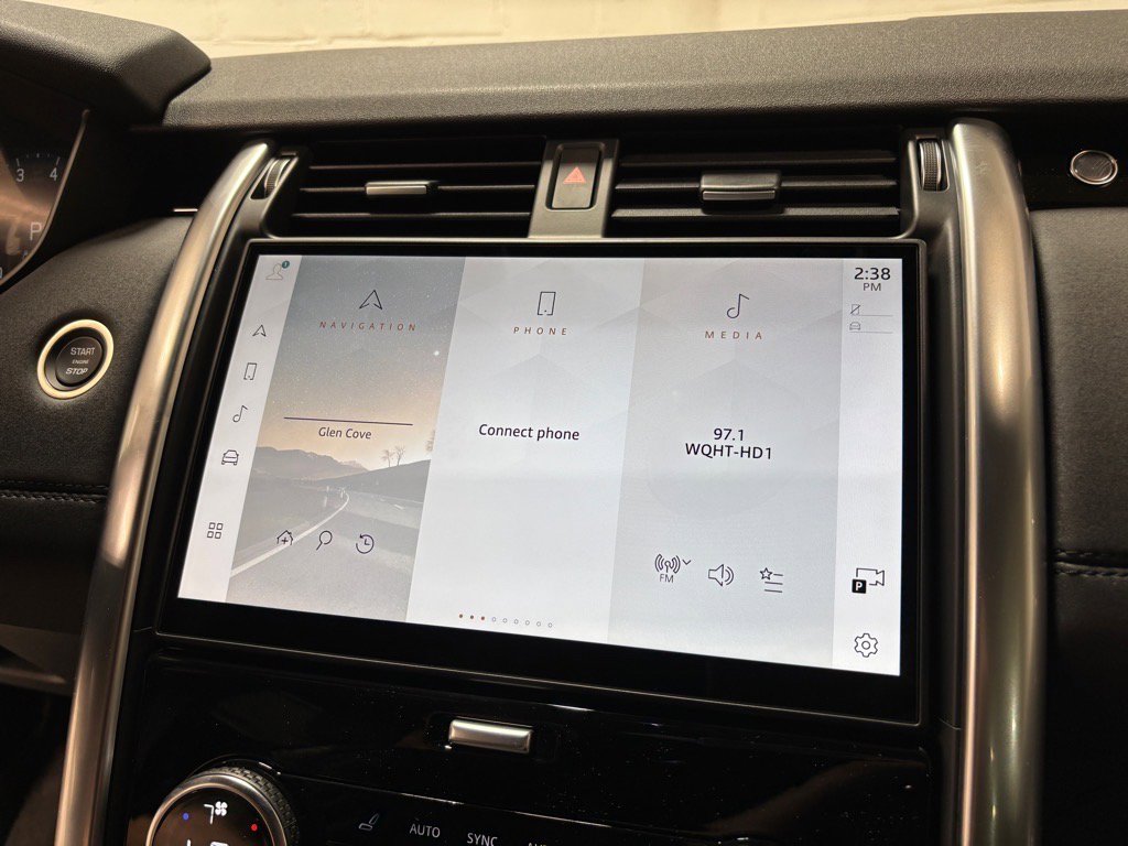 Used 2025 Land Rover Discovery S image 15