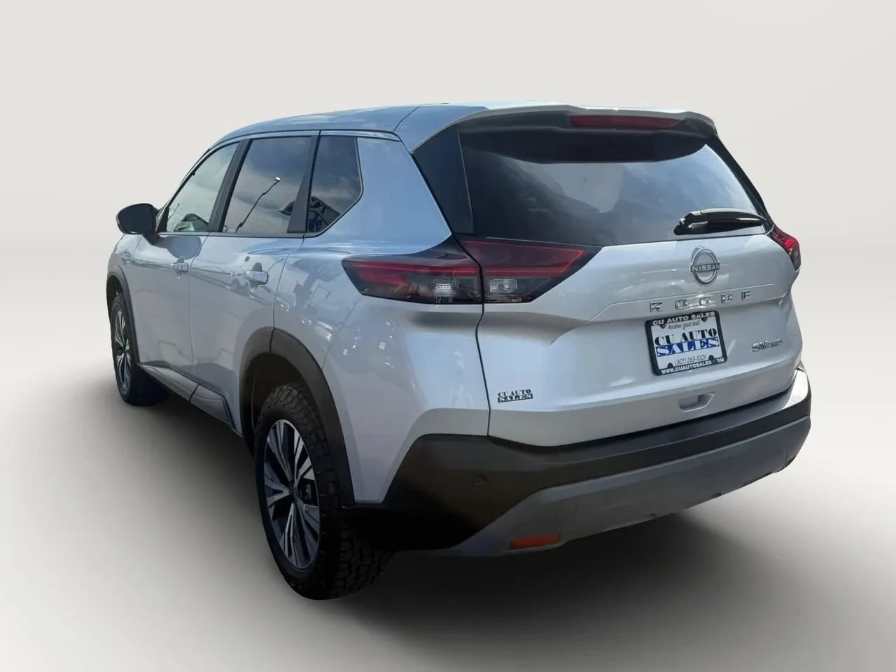 Used 2023 Nissan Rogue SV AWD/4WD image 5