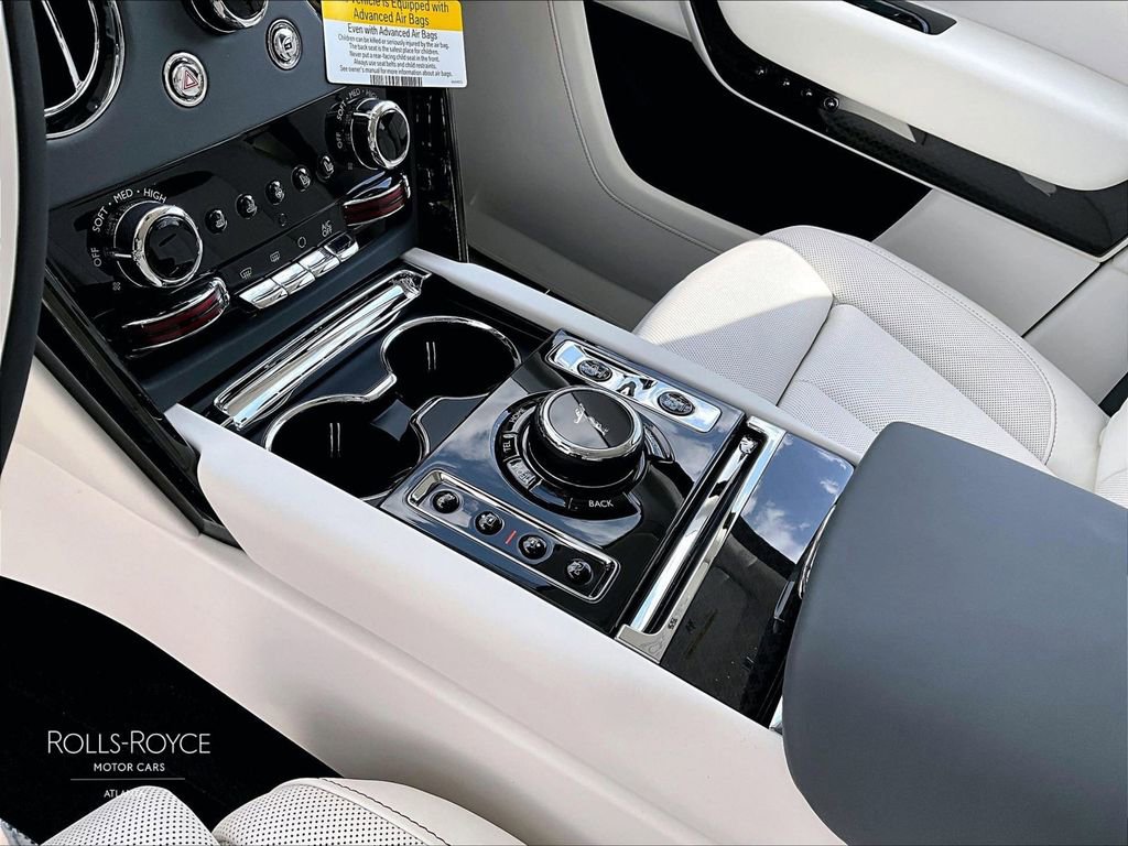 New 2026 Rolls-Royce Cullinan Black Badge image 8