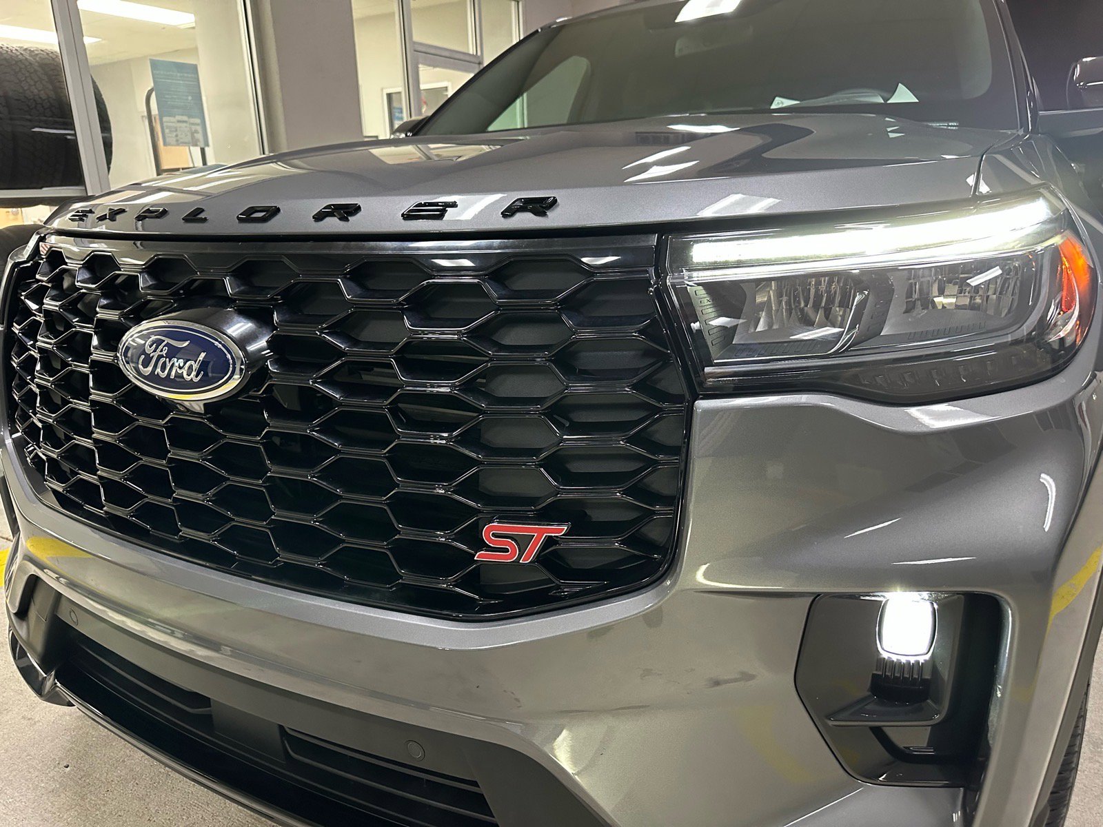 Certified 2025 Ford Explorer ST image 2