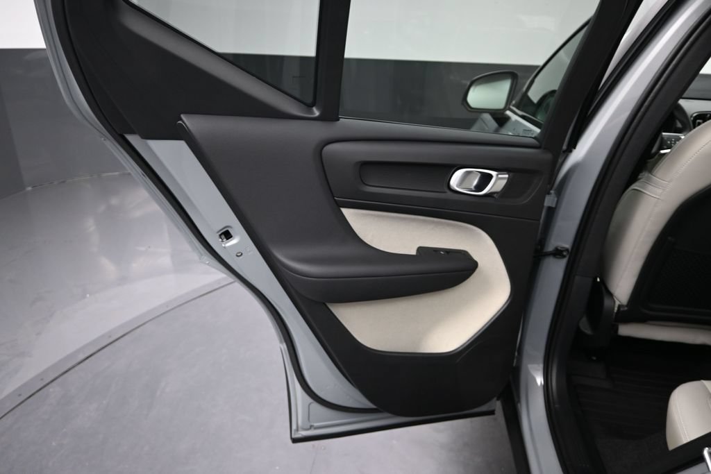 New 2026 Volvo XC40 B5 Plus w/ Protection Package Premier AWD/4WD image 13