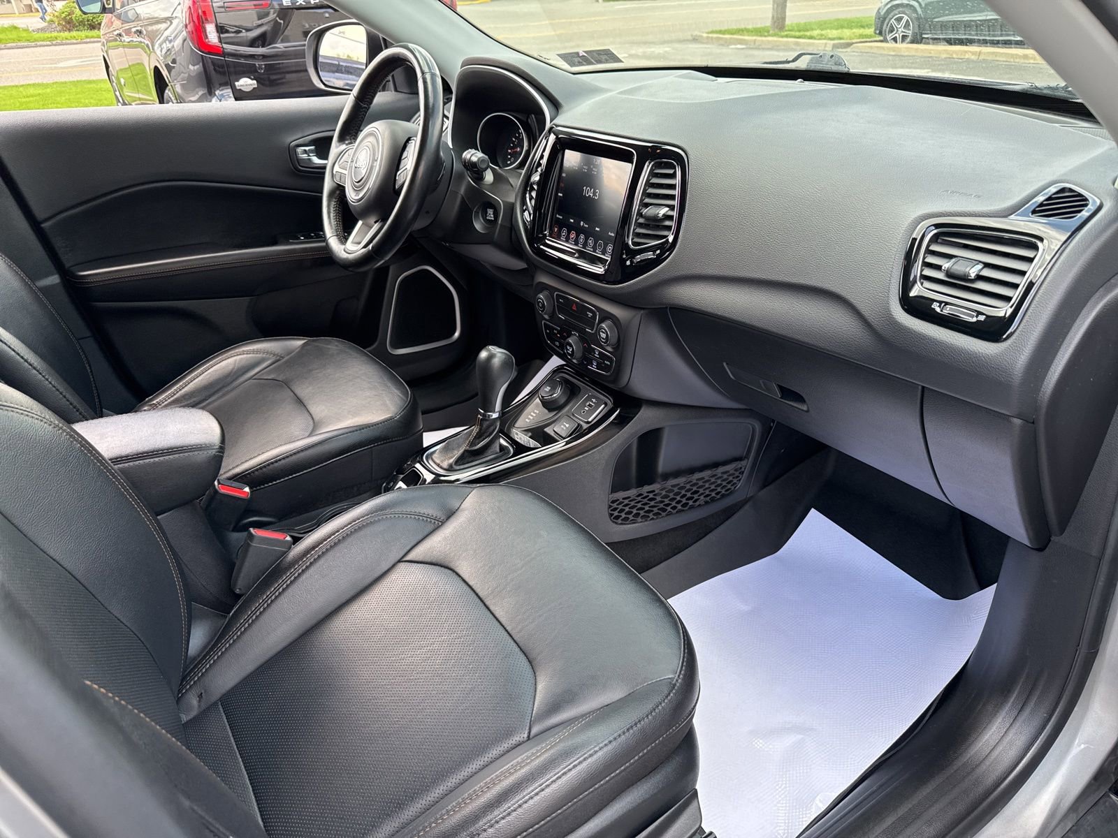 Used 2019 Jeep Compass Limited AWD/4WD image 37