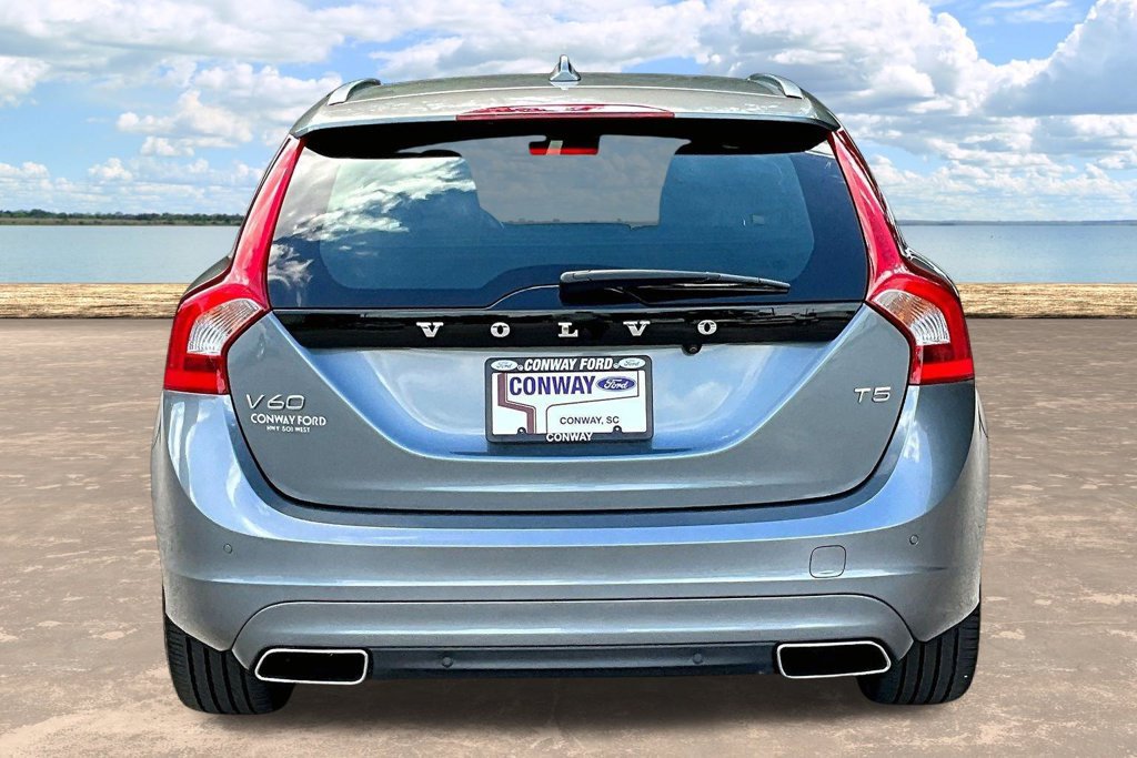 Used 2017 Volvo V60 T5 Premier w/ Convenience Package FWD image 7