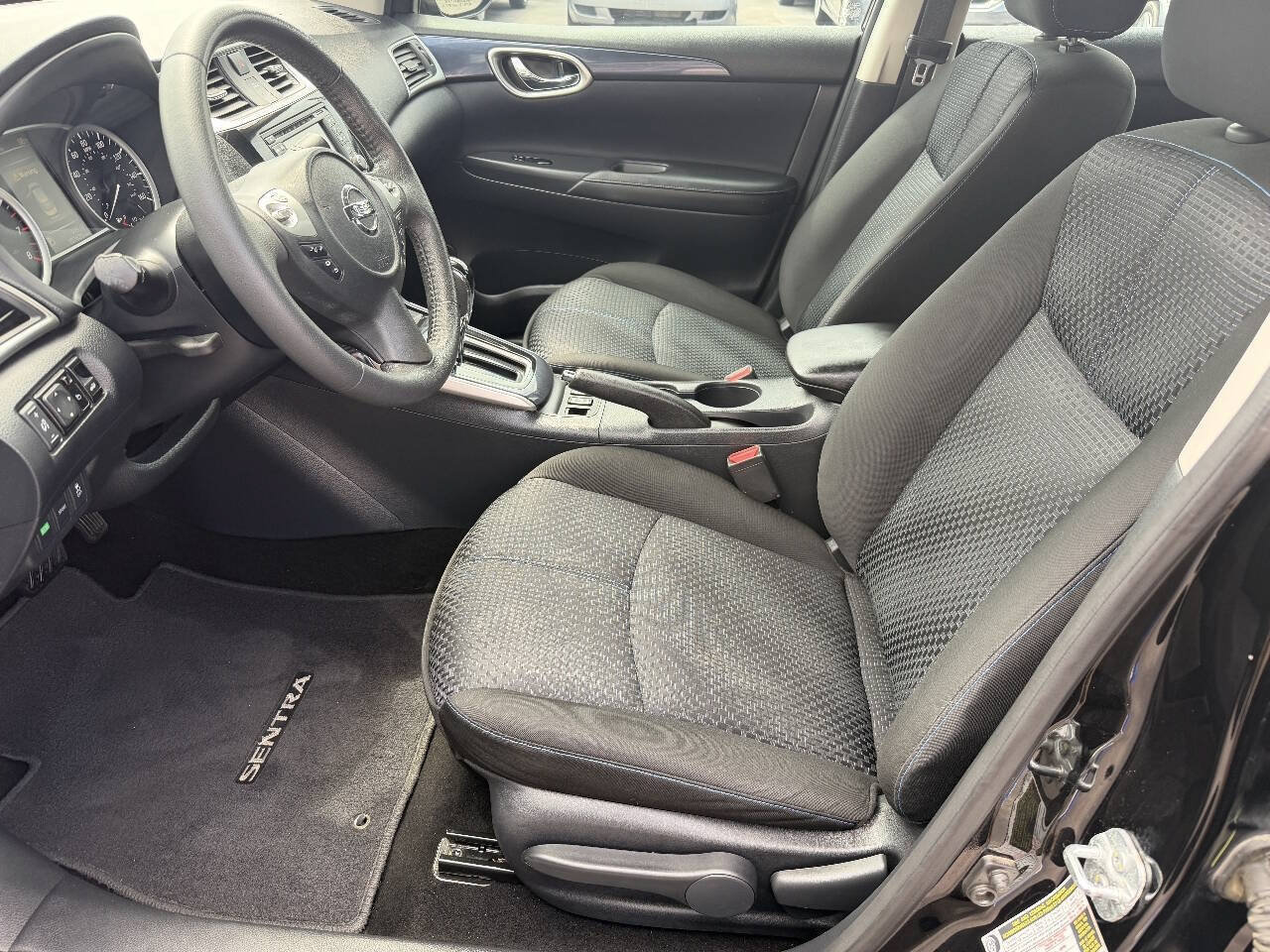 Used 2016 Nissan Sentra SR w/ Driver's Assist Package FWD image 15