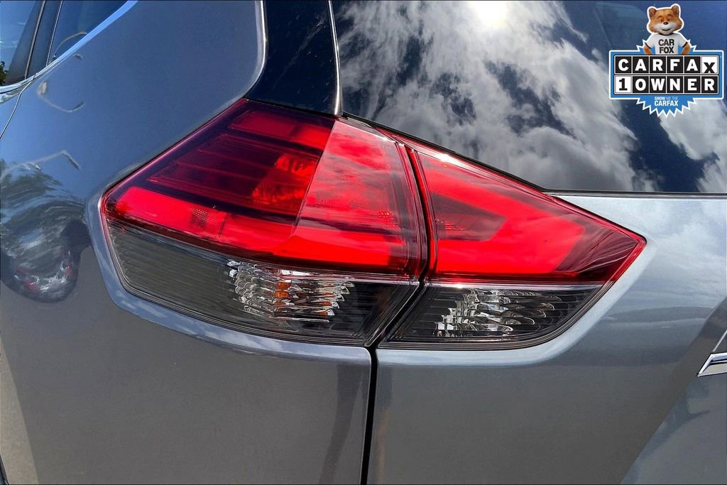 Used 2017 Nissan Rogue SV w/ SV Premium Package image 29