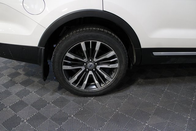 Used 2016 Ford Explorer Platinum image 12