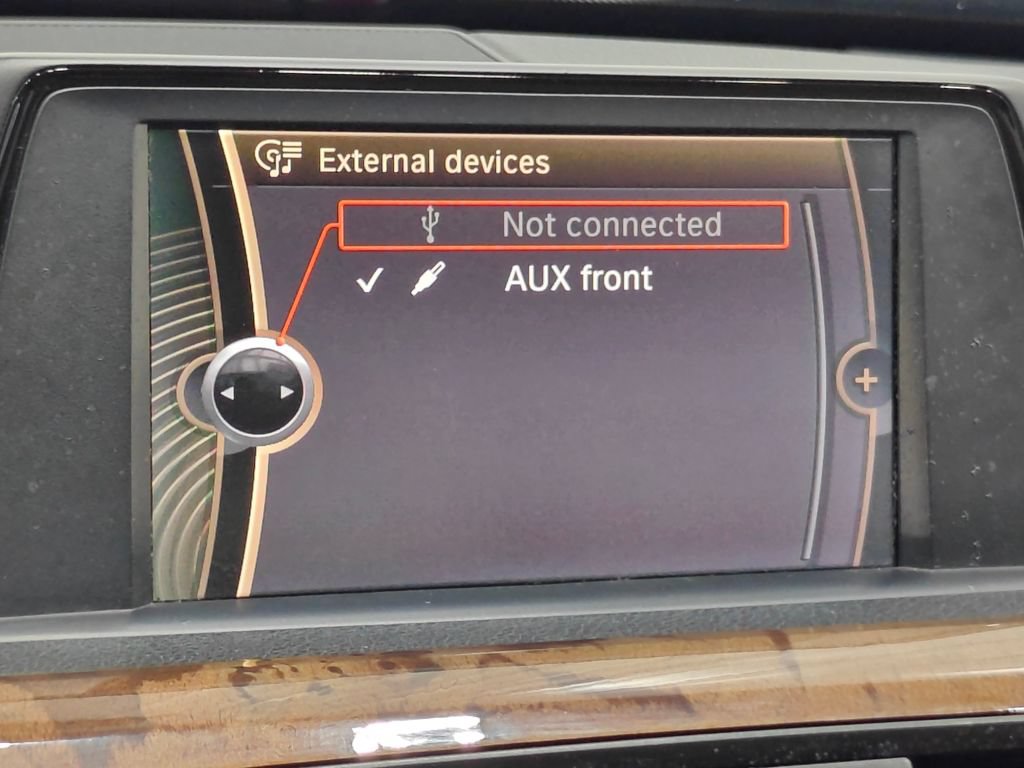 Used 2013 BMW 320i xDrive Sedan AWD/4WD image 29