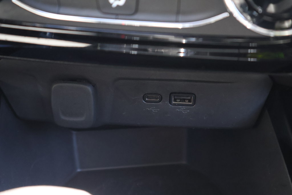 Used 2025 Chevrolet Trax LT FWD image 21