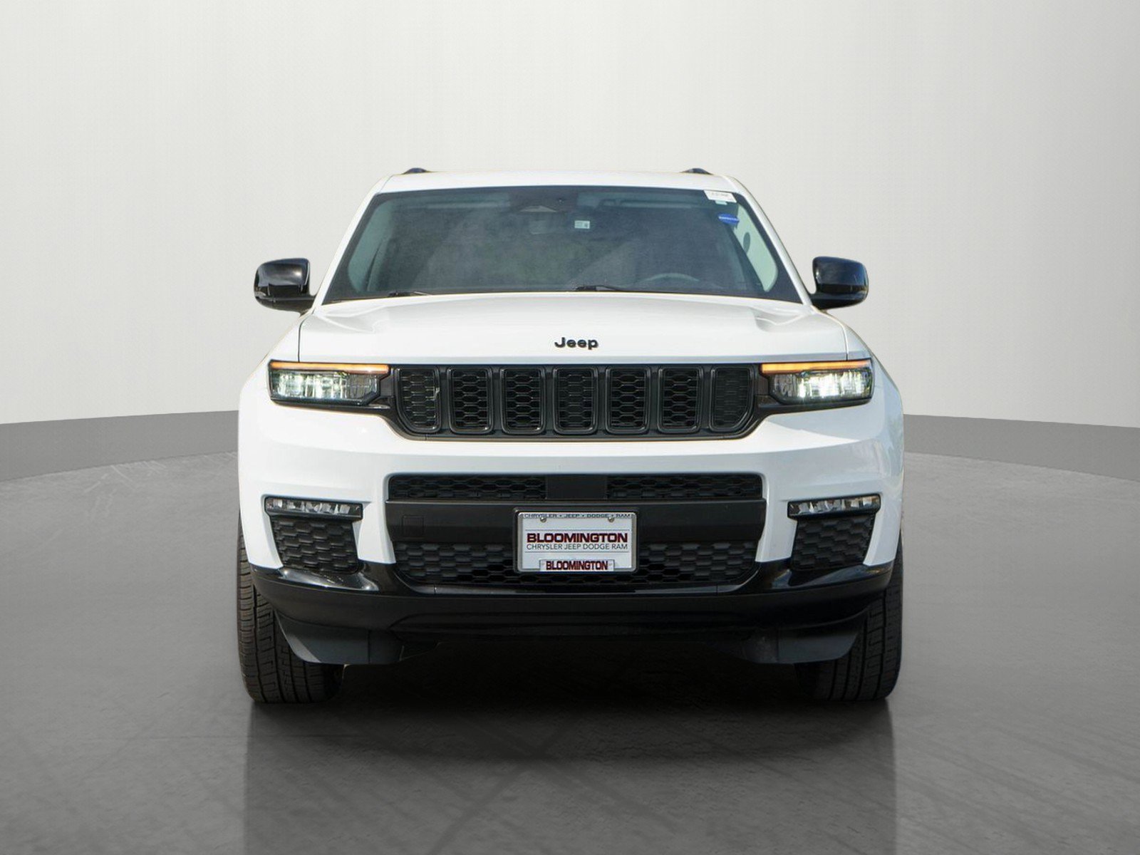 Used 2023 Jeep Grand Cherokee L Limited w/ Black Appearance Package AWD/4WD image 2