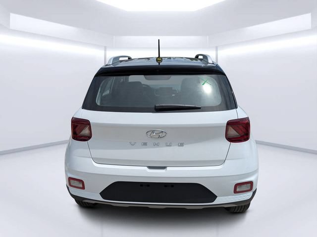 New 2025 Hyundai Venue Limited FWD image 4