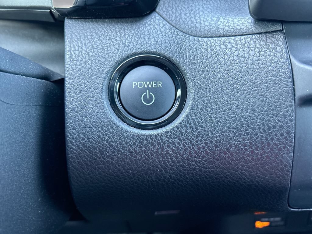 Used 2025 Toyota Camry LE FWD image 17