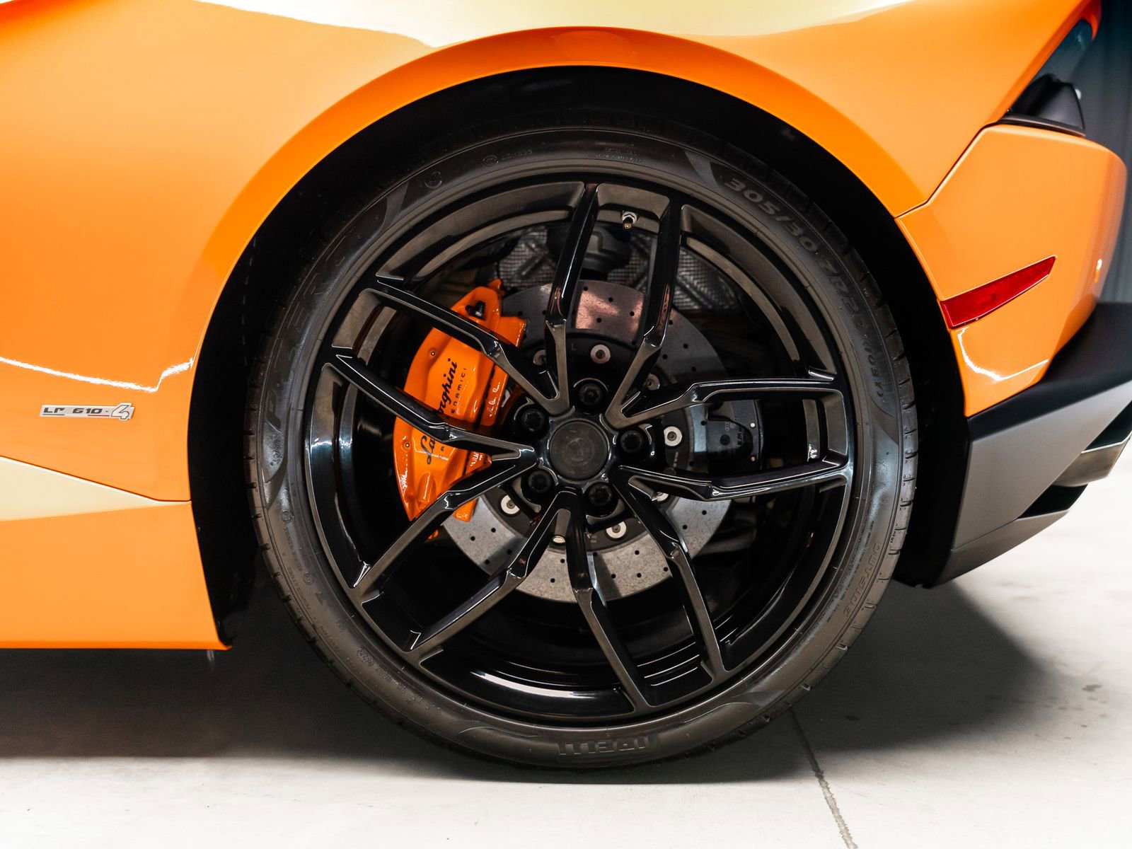 Used 2015 Lamborghini Huracan LP 610-4 image 41