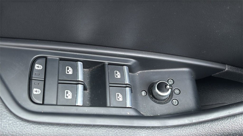 Used 2023 Audi A4 2.0T Premium w/ Convenience Package image 16