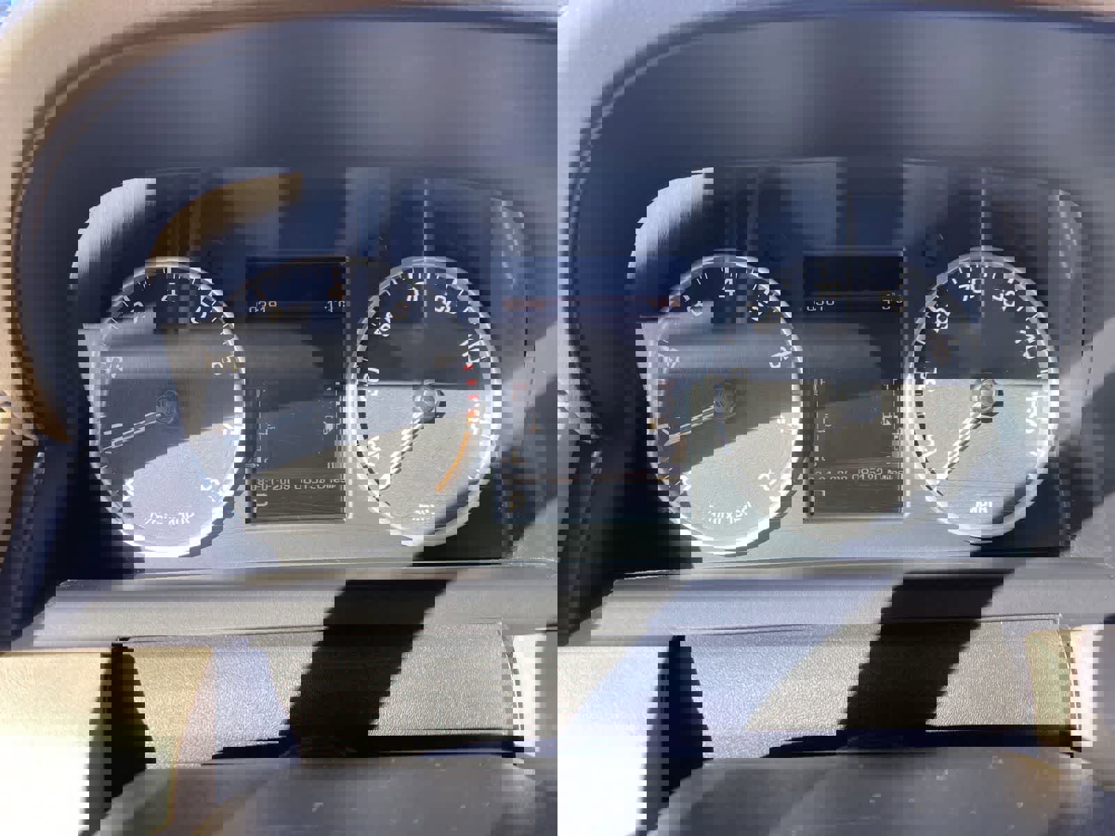 Used 2011 Land Rover LR4 HSE LUX image 16