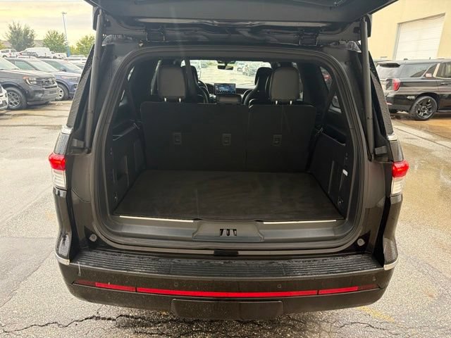 Used 2024 Lincoln Navigator L Reserve AWD/4WD image 15
