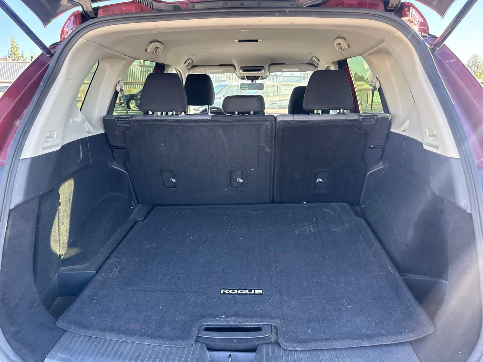 Used 2023 Nissan Rogue SV FWD image 14