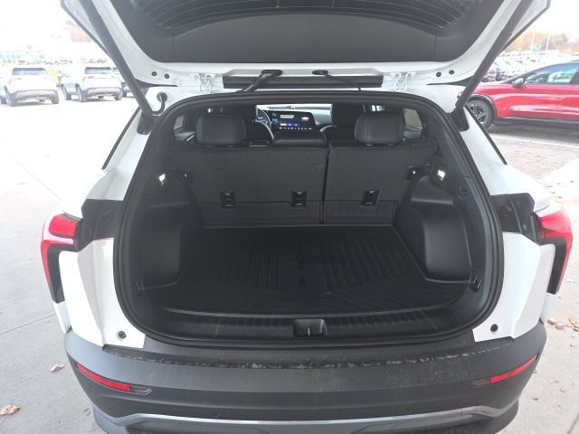 New 2026 Chevrolet Blazer EV LT AWD/4WD image 9