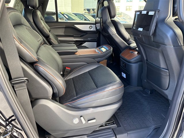 New 2025 Lincoln Navigator L Black Label image 16