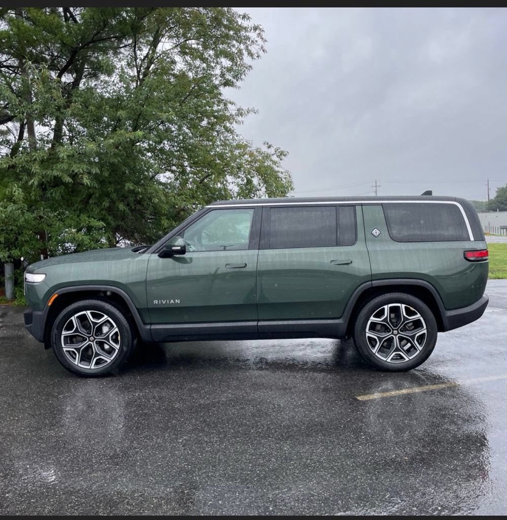 Used 2025 Rivian R1S Adventure Dual AWD/4WD image 3