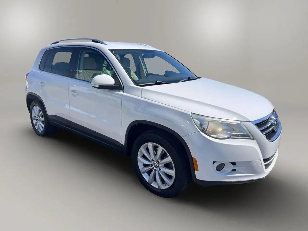 Used 2011 Volkswagen Tiguan S FWD image 4