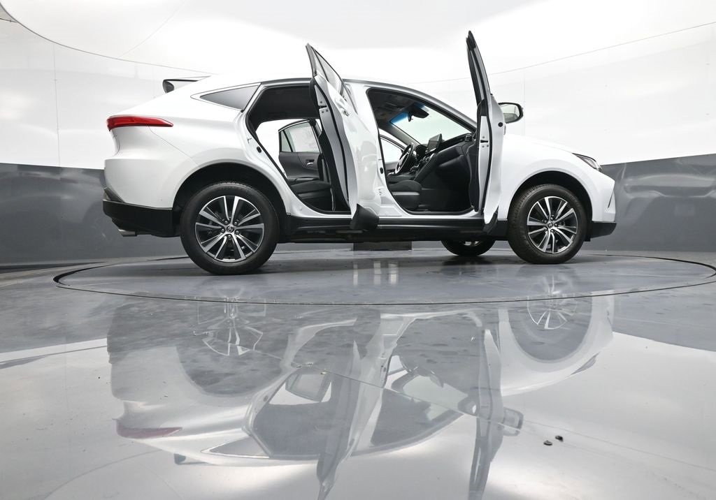 Certified 2024 Toyota Venza LE image 47