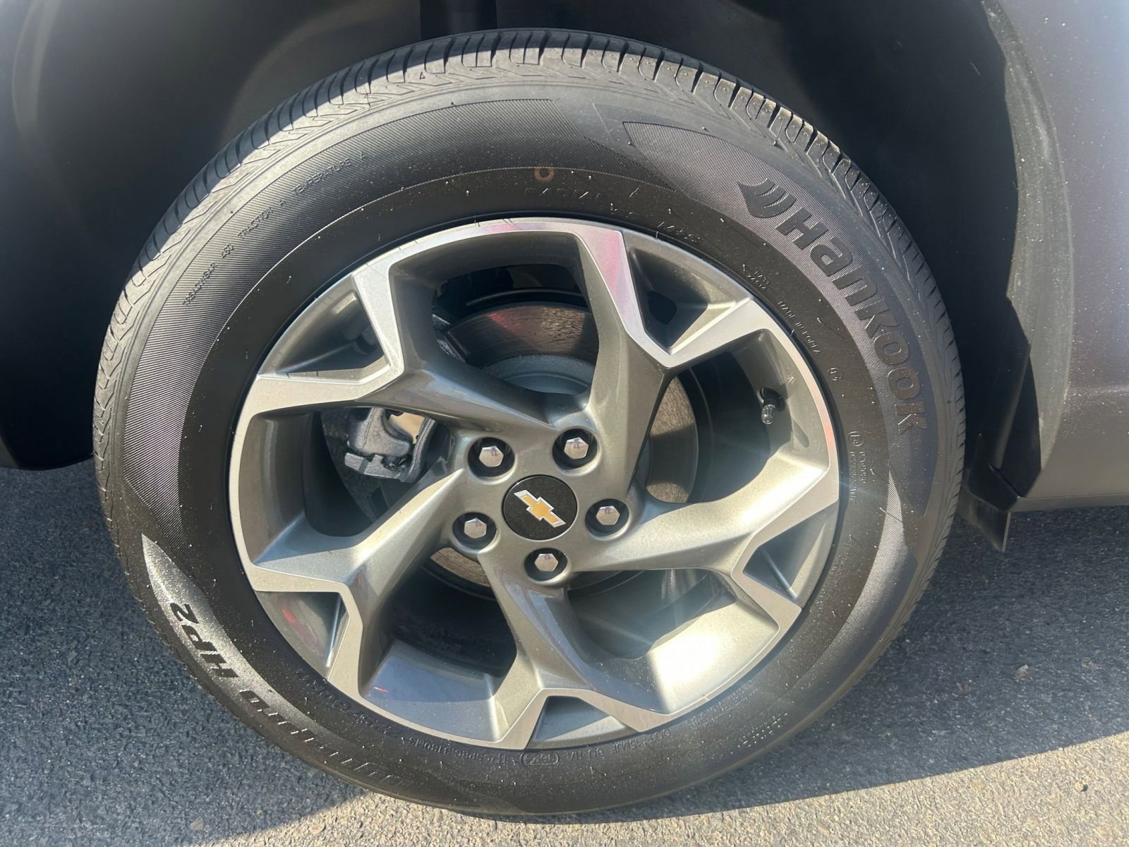 Used 2025 Chevrolet Trax LT w/ LT Convenience Package image 29