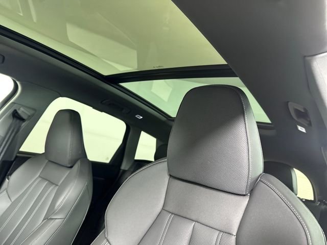 Used 2025 Audi Q6 e-tron Premium Plus image 12