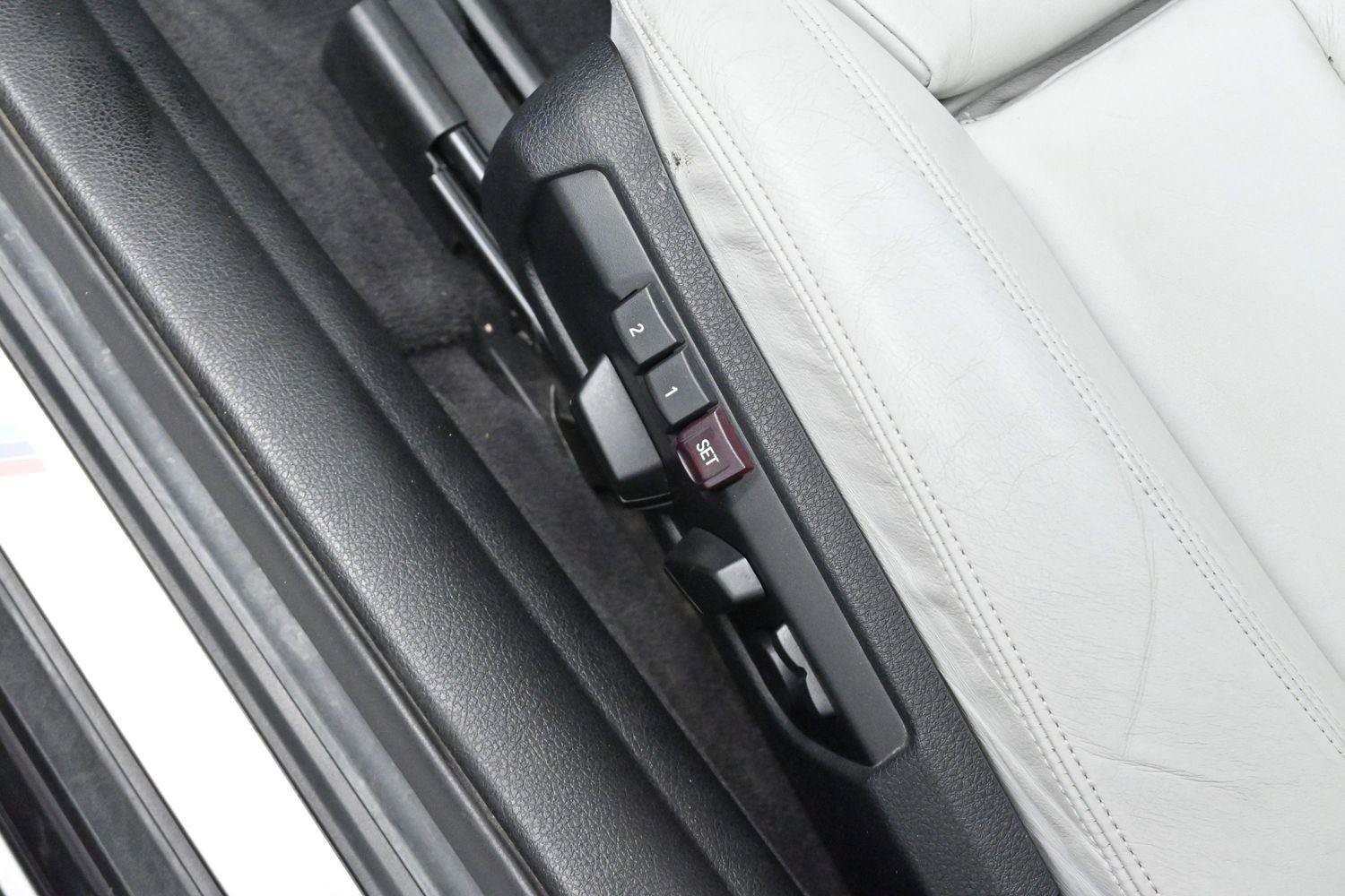 Used 2015 BMW M4 Convertible RWD image 13