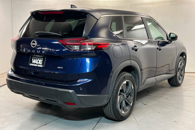 Used 2025 Nissan Rogue SV AWD/4WD image 5