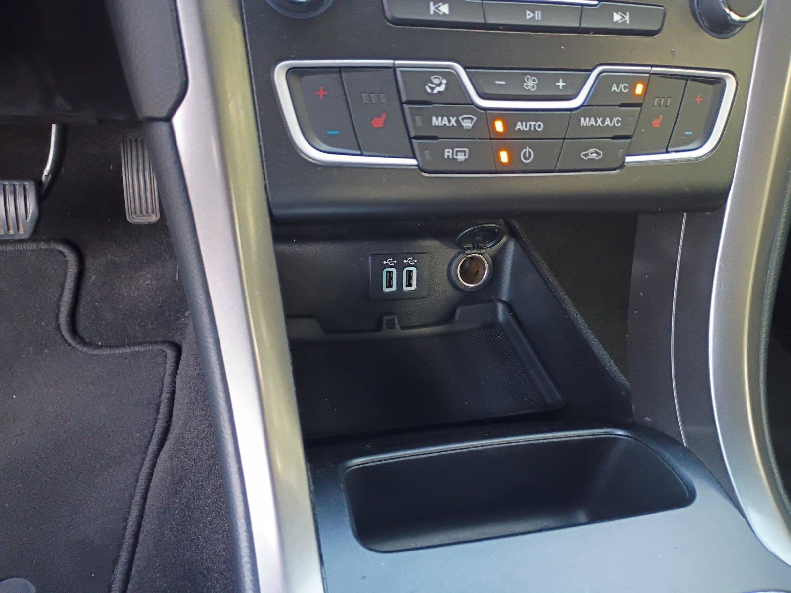 Certified 2020 Ford Fusion SEL FWD image 13